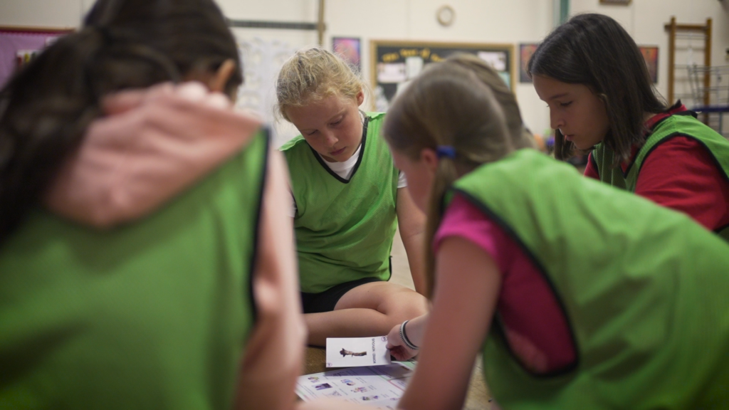 Kids using the active miinds cards